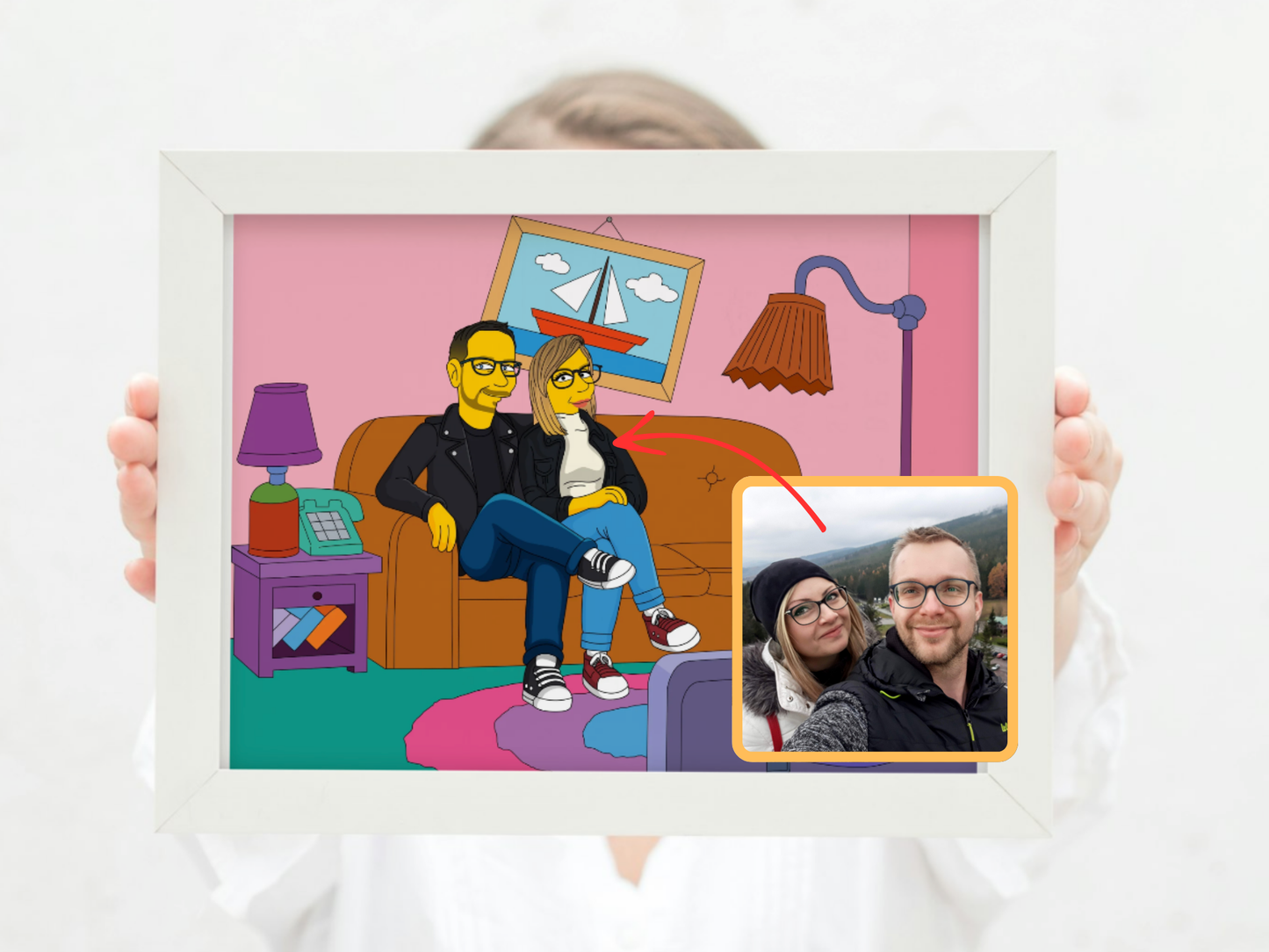 Portrét Simpsonovi podle fotky sedícího páru na gauči.